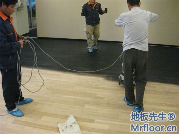 金茂酒店会所木地板翻新染色