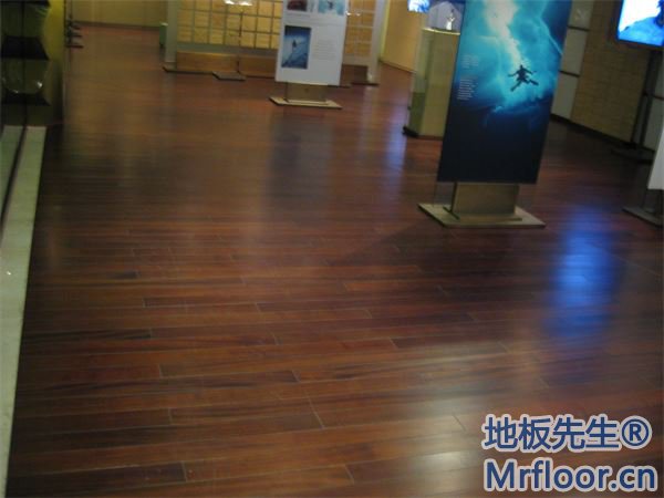 劳力士专卖店木地板翻新