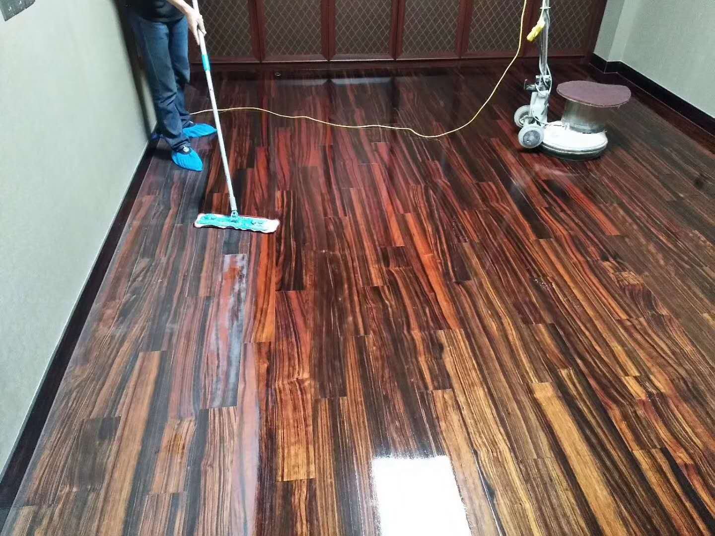 木地板清洁重涂工艺