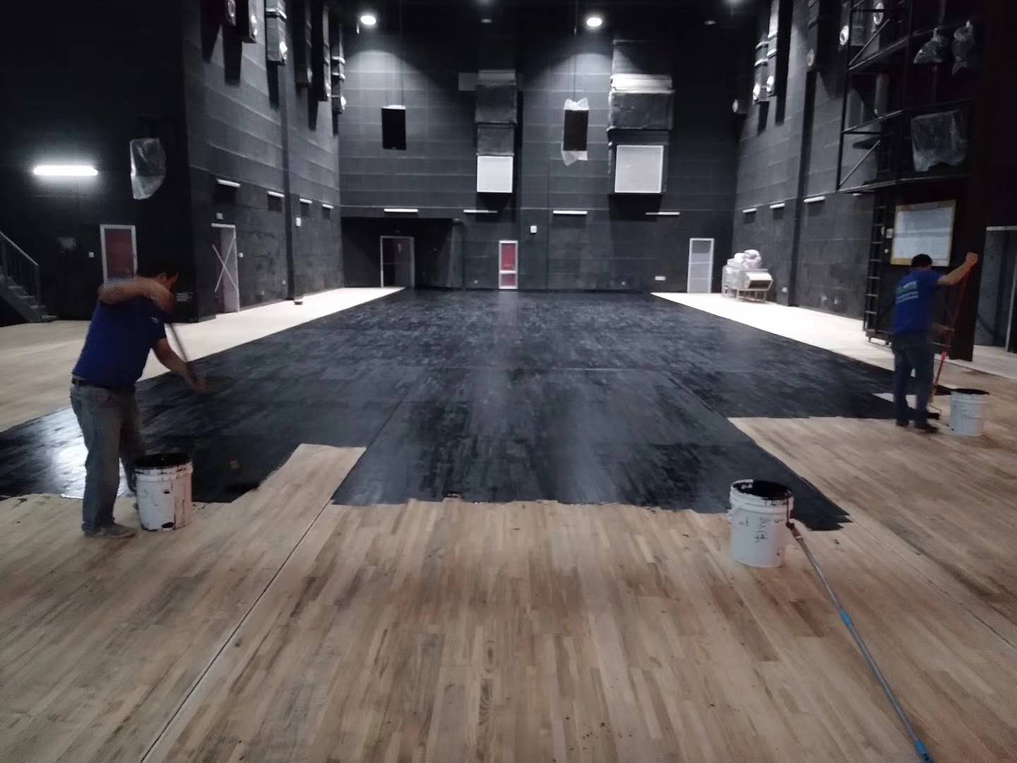 舞台木地板打磨翻新