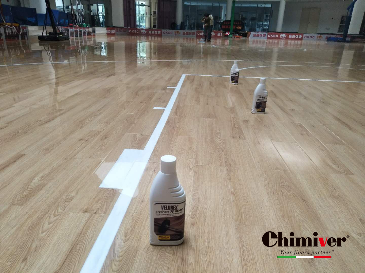 篮球馆地板保养翻新