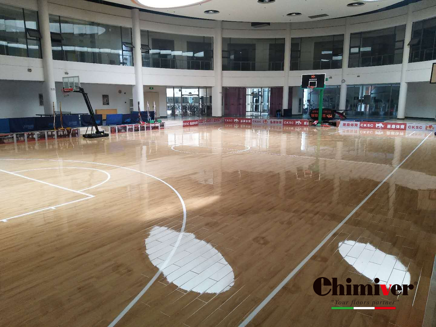 篮球馆地板保养翻新