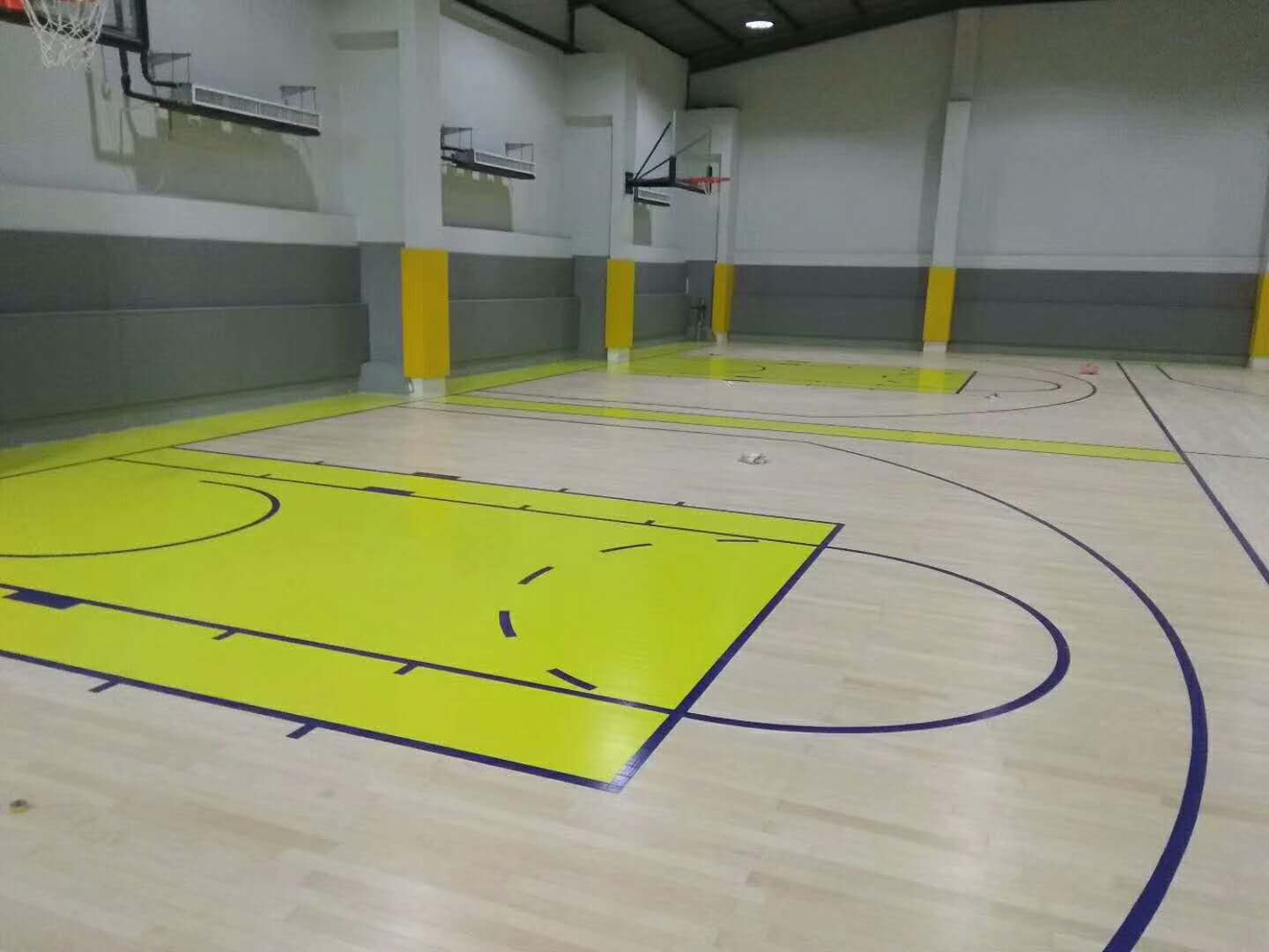 体育地板防滑保养，篮球馆地板保养翻新