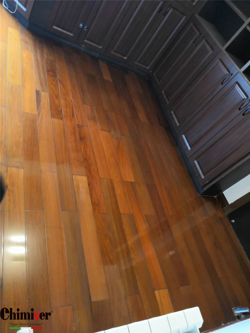 上海普陀常德路家庭木地板翻新保养上漆施工案例