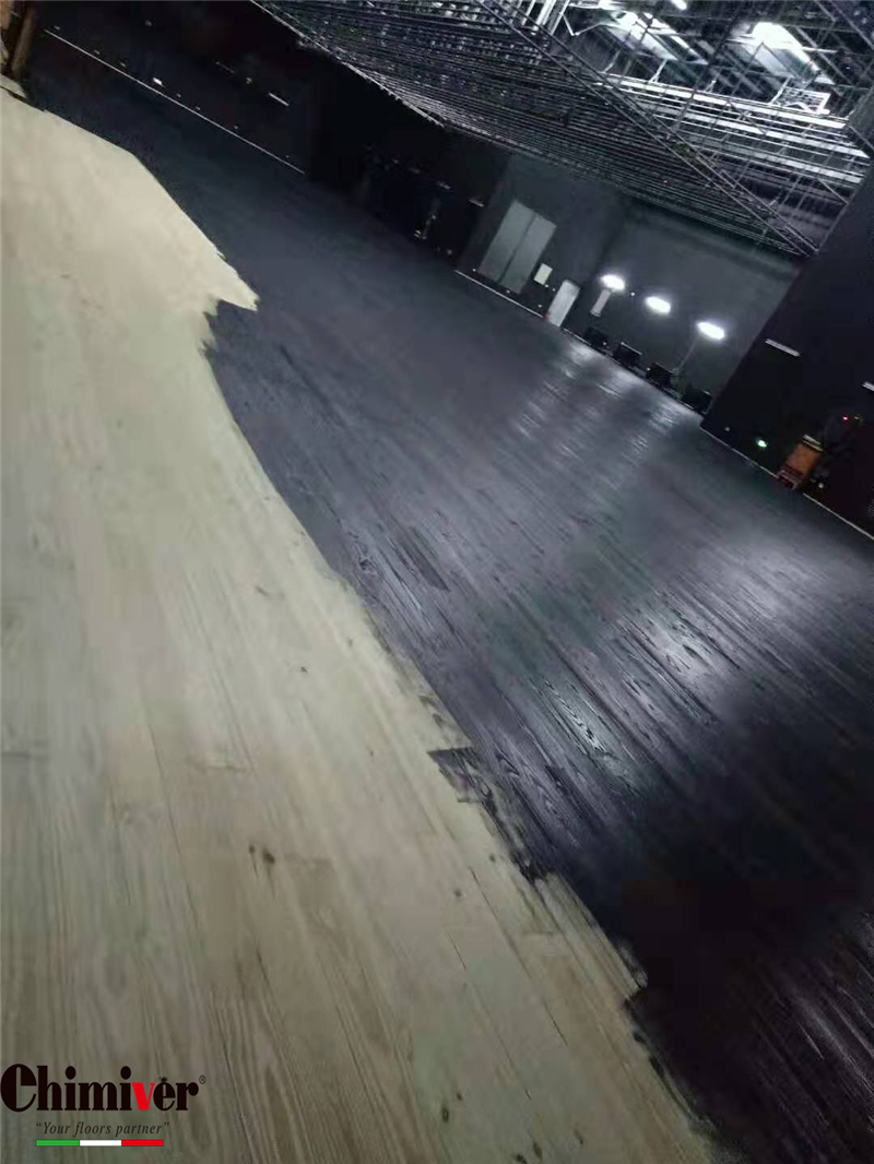 青岛阳城大剧院木地板打磨及彩漆上漆施工案例
