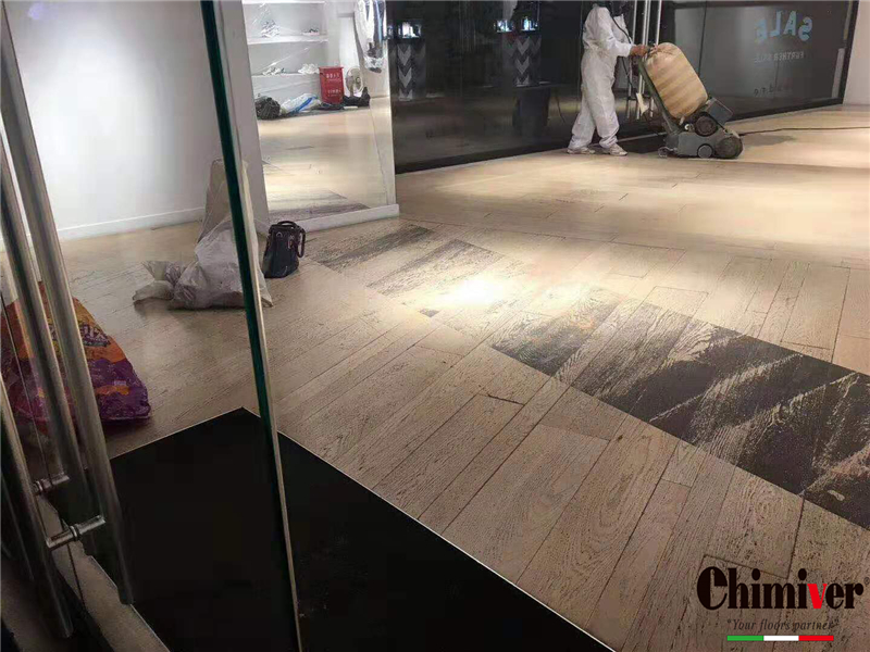 北京Sandro旗舰店木地板翻新打磨重涂施工案例