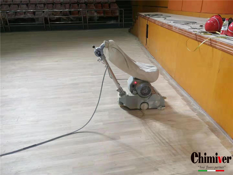 凯美沃体育漆郑州工程技术学院木地板打磨翻新施工案例