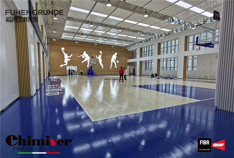 北京空军某部篮球馆体育地板翻新彩漆LOGO划线上漆施工案例